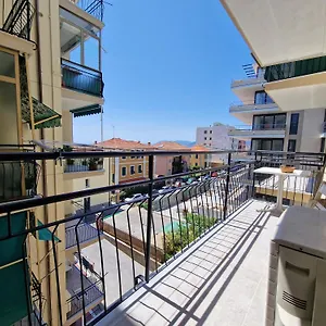 50 Metri Dal Mare - Free Parking E A/c Appartement Pietra Ligure